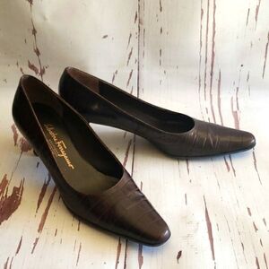 Ferragamo Brown Low Heel Classic Pump Shoes 8.5 AAA